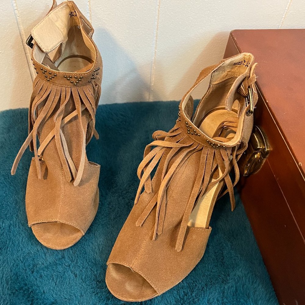 Chinese Laundry Boho - genuine leather fringe heels - US 9 EU 40